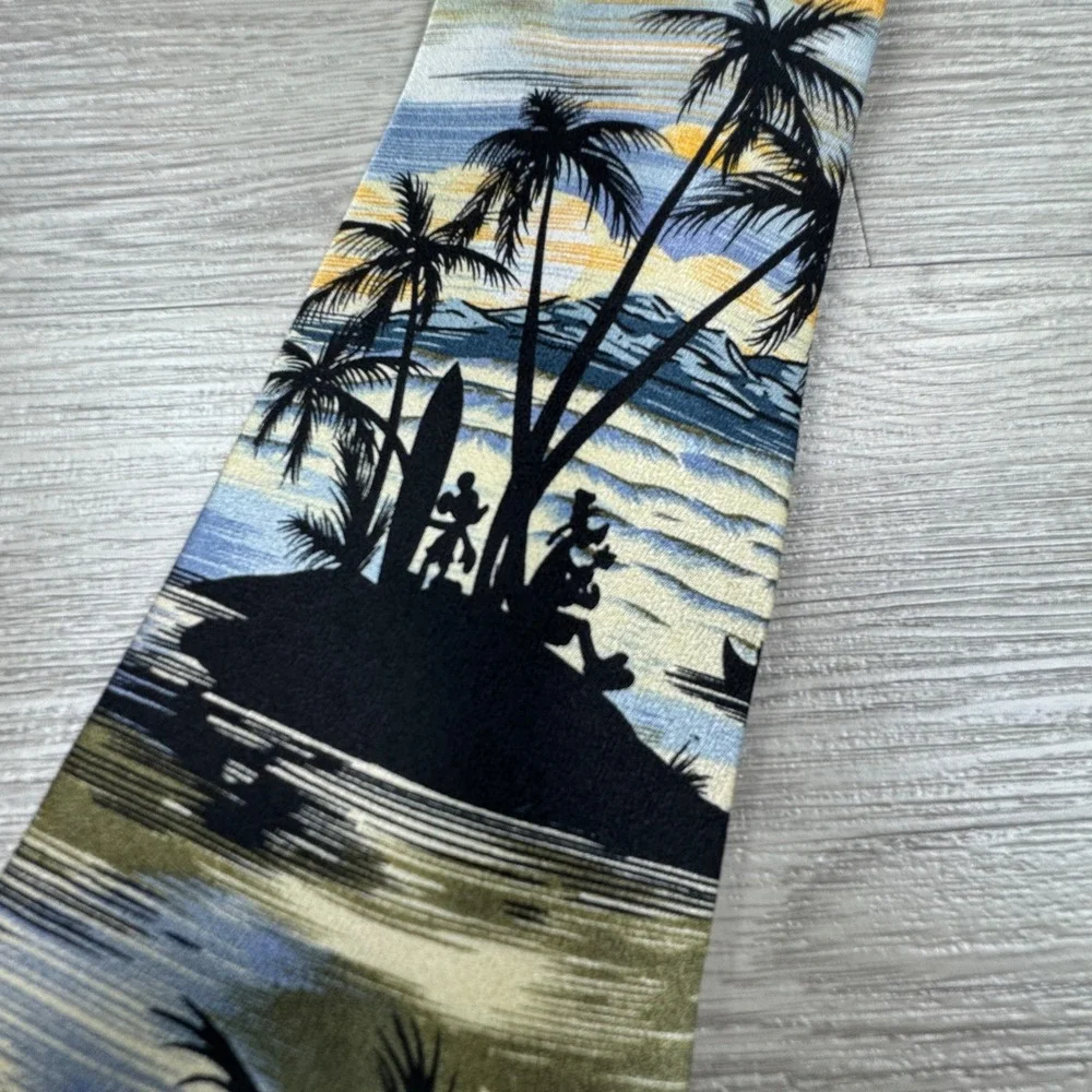 Walt Disney World Mens Tie Mickey Mouse Tropical Island Beach Blue Silk One Size